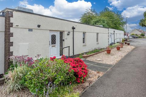 2 bed property, in Cortleferry Grove, £270,000