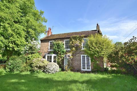 4 bed property, in Kiplin, £525,950