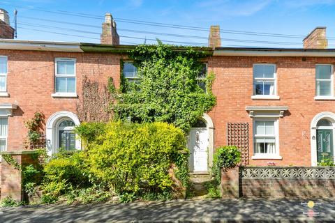 3 bed property, in 32 Merton Road, £115,000