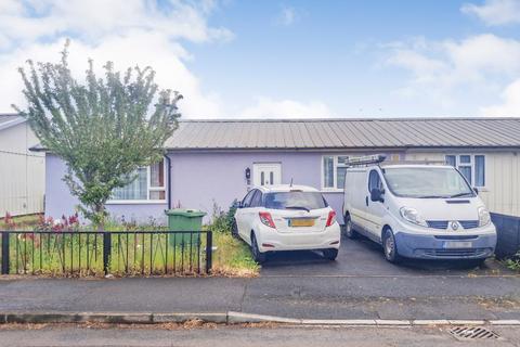 3 bed property, in 3 Bridgend Road, £75,000