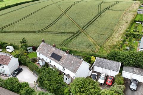 2 bed property, in Millstone Cottages, £215,000