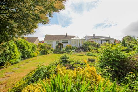2 bed property, in Woodborough Drive, £400,000