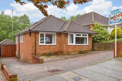 2 bed property, in Selhurst Road, £425,000
