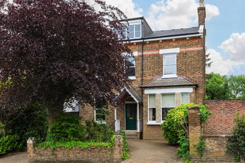 5 bed property, in Mount Avenue, £2,800,000