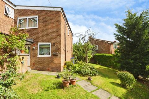 3 bed property, in Daresbury Drive, £140,000