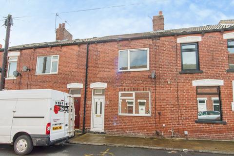 2 bed property, in Grafton Street, £115,000