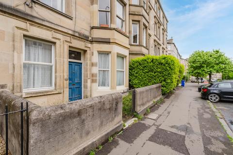 2 bed property, in 83 Montgomery Street, £340,000