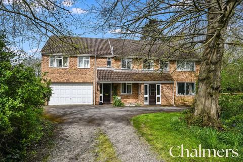 5 bed property, in High Street, £1,650,000