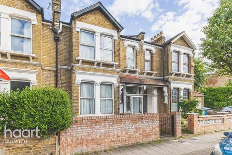 3 bed property, in Ivydale Road, £950,000