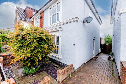 2 bed property, in Western Road, £450,000