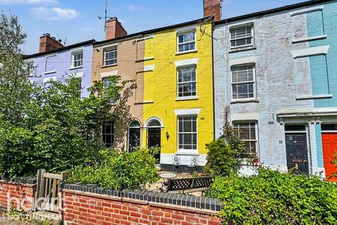 4 bed property, in Promenade, £325,000