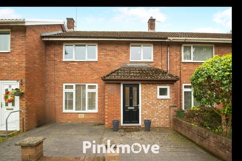 3 bed property, in Ludlow Close, £220,000