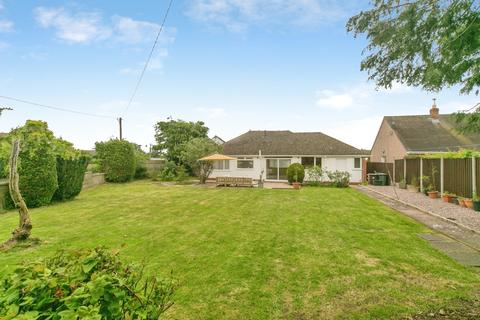 2 bed property, in Compton Way, £310,000