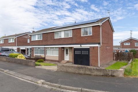 5 bed property, in Woodlands Road, £250,000