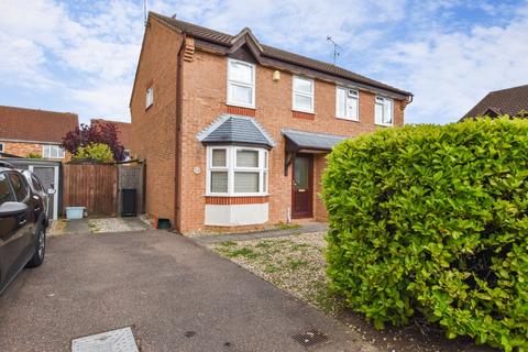 3 bed property, in Blythe Way, £325,000