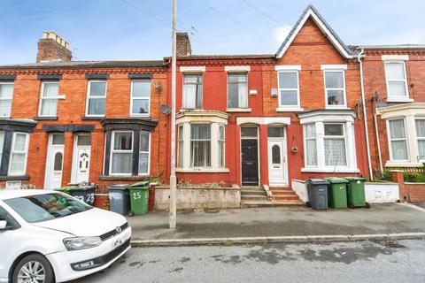 2 bed property, in Willmer Road, £70,000
