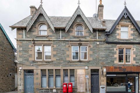 3 bed property, in Flat 2, £100,000