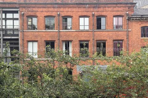 2 bed property, in The Smithfield Buildings, £305,000