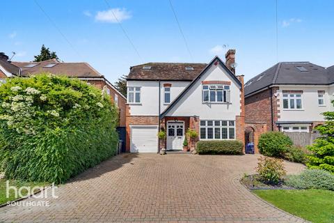 5 bed property, in Spring Court Road, £1,350,000