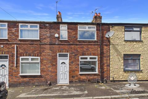 3 bed property, in Cook Street, £125,000