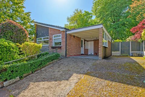 3 bed property, in Warren Drive, £500,000