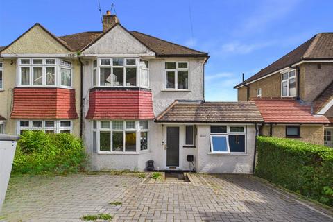 4 bed property, in Winifred Road, £549,950