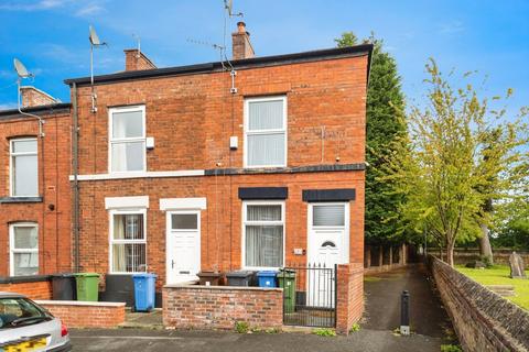 2 bed property, in Boston Street, £130,000