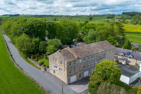 3 bed property, in High Mill, £400,000