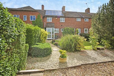 4 bed property, in Oaktree Close, £375,000