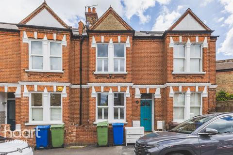 2 bed property, in Playfield Crescent, £900,000