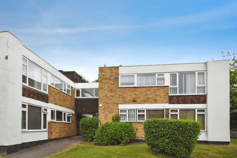 2 bed property, in Radford Court, £250,000
