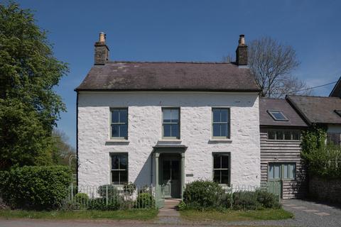 5 bed property, in Rosemond House, £760,000