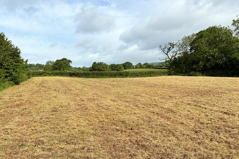 Land, in Haybridge, £10,000