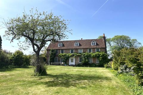 8 bed property, in Old Farm House, £2,750,000