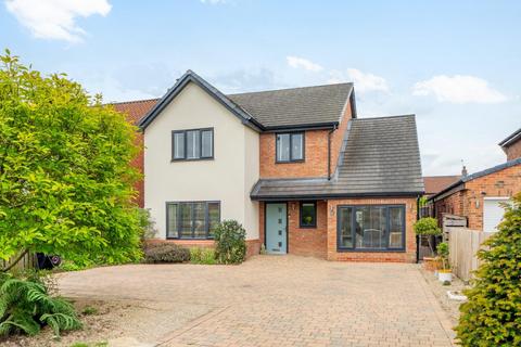 4 bed property, in Towthorpe Road, £795,000