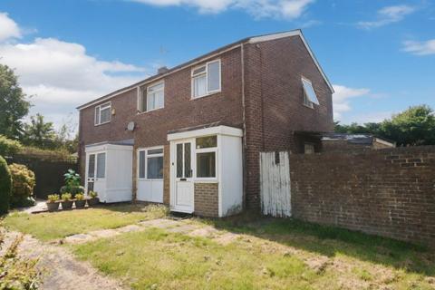 3 bed property, in Lark Rise, £425,000