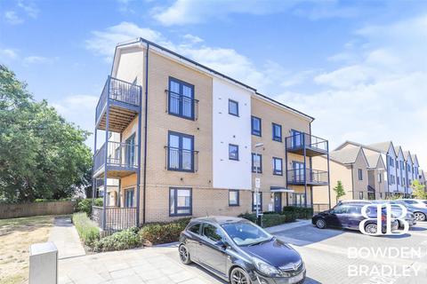 2 bed property, in Reservoir Way, £325,000