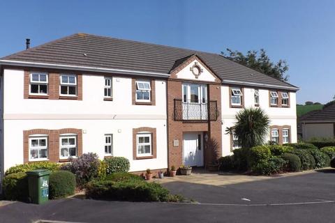 2 bed property, in Marlen Court, £100,000
