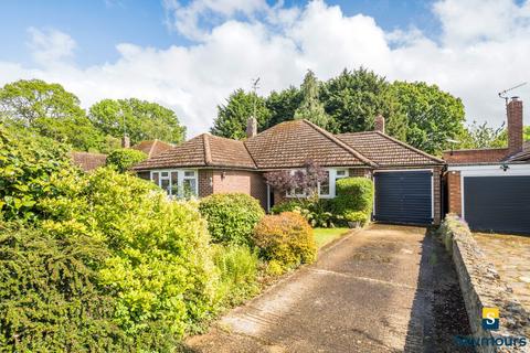 3 bed property, in Chilworth, £700,000