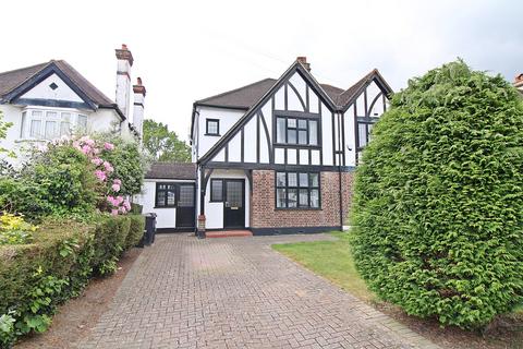 3 bed property, in Pickhurst Rise, £785,000