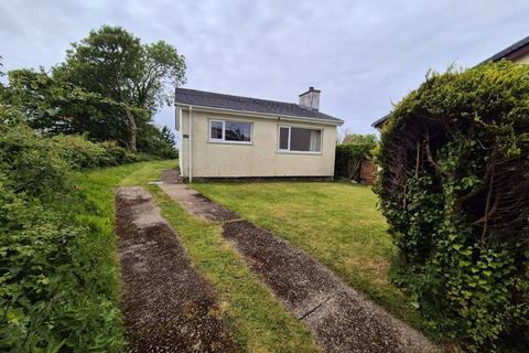 2 bed property, in Tyn Cwrt, £175,000