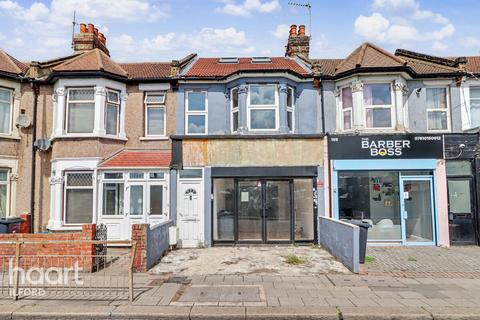 3 bed property, in Ley Street, £600,000
