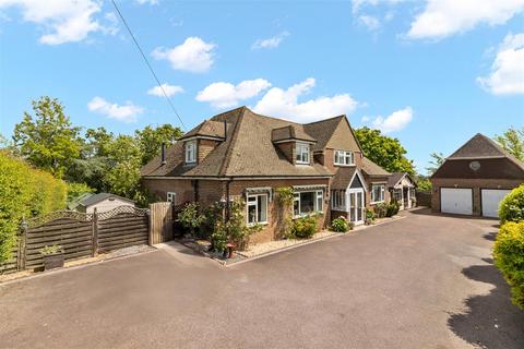 4 bed property, in St. Wilfrids Green, £724,995
