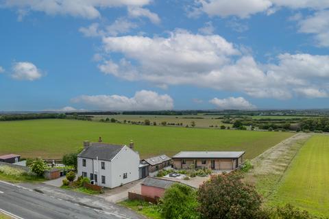 3 bed property, in Bury Farm Cottage, £500,000