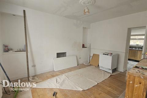 2 bed property, in Edmondes Street, £95,000