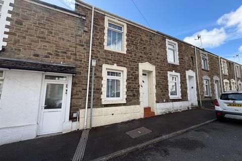2 bed property, in Mysydd Road, £110,000