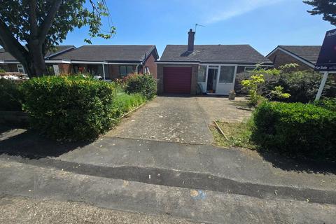 3 bed property, in Westover Road, £450,000