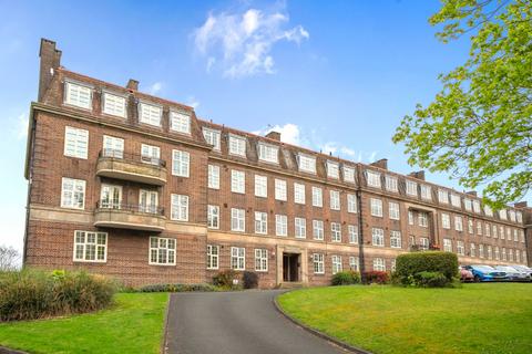 2 bed property, in Pitmaston Court Goodby Road, £200,000
