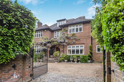 5 bed property, in Cross Oak Road, £2,750,000