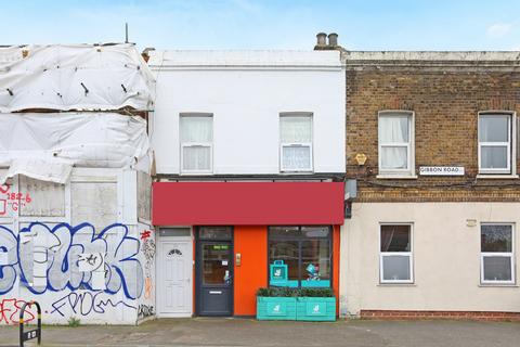 Studio, in London SE15, £550,000